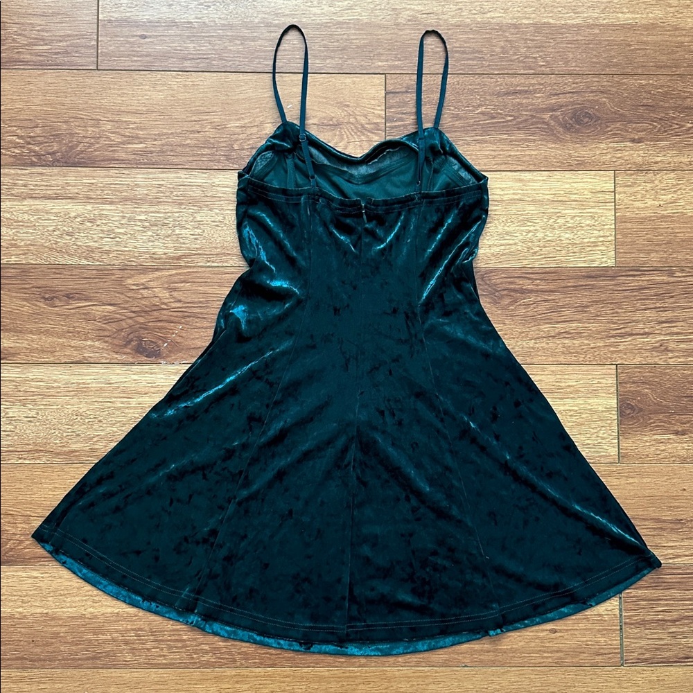 GREEN VELVET DRESS - Picture 8 of 10